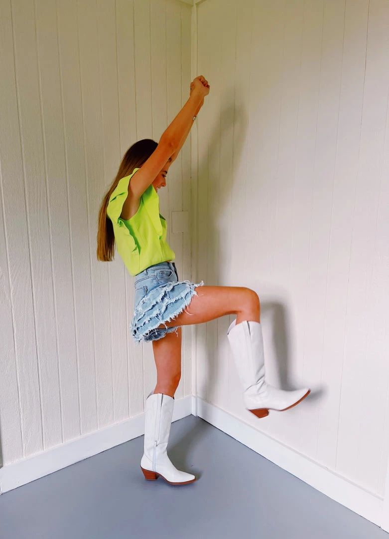 VIBRANT MIU Catch Me If You Can Shorts - Light Wash Bottoms