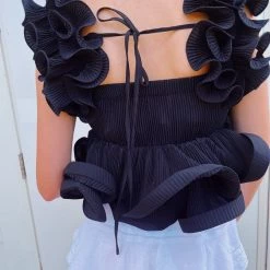 LA' ROS Structured Ruffle Top - Black
